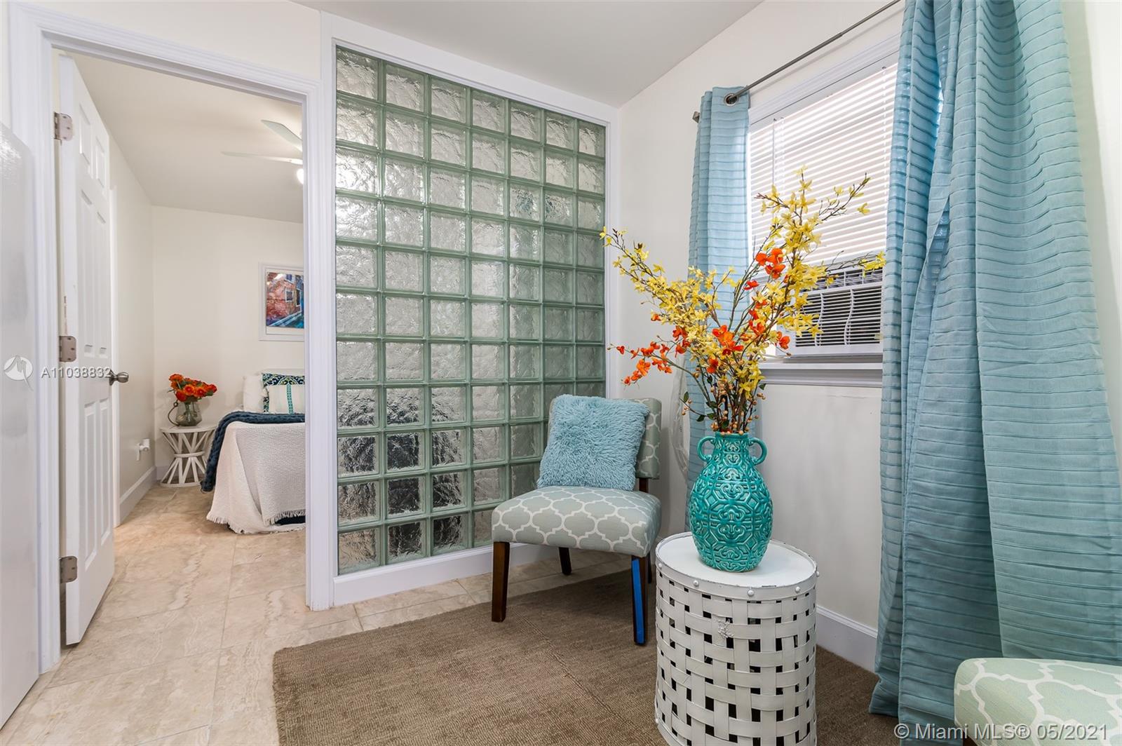 See details / 1160 sq. ft. $ 2021-05-17 0 Photo