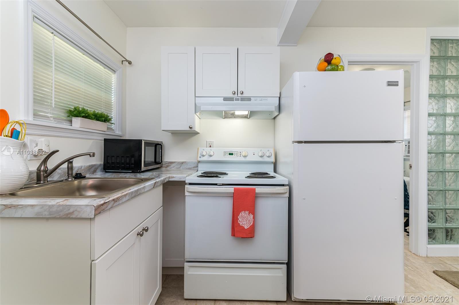 See details / 1160 sq. ft. $ 2021-05-17 0 Photo