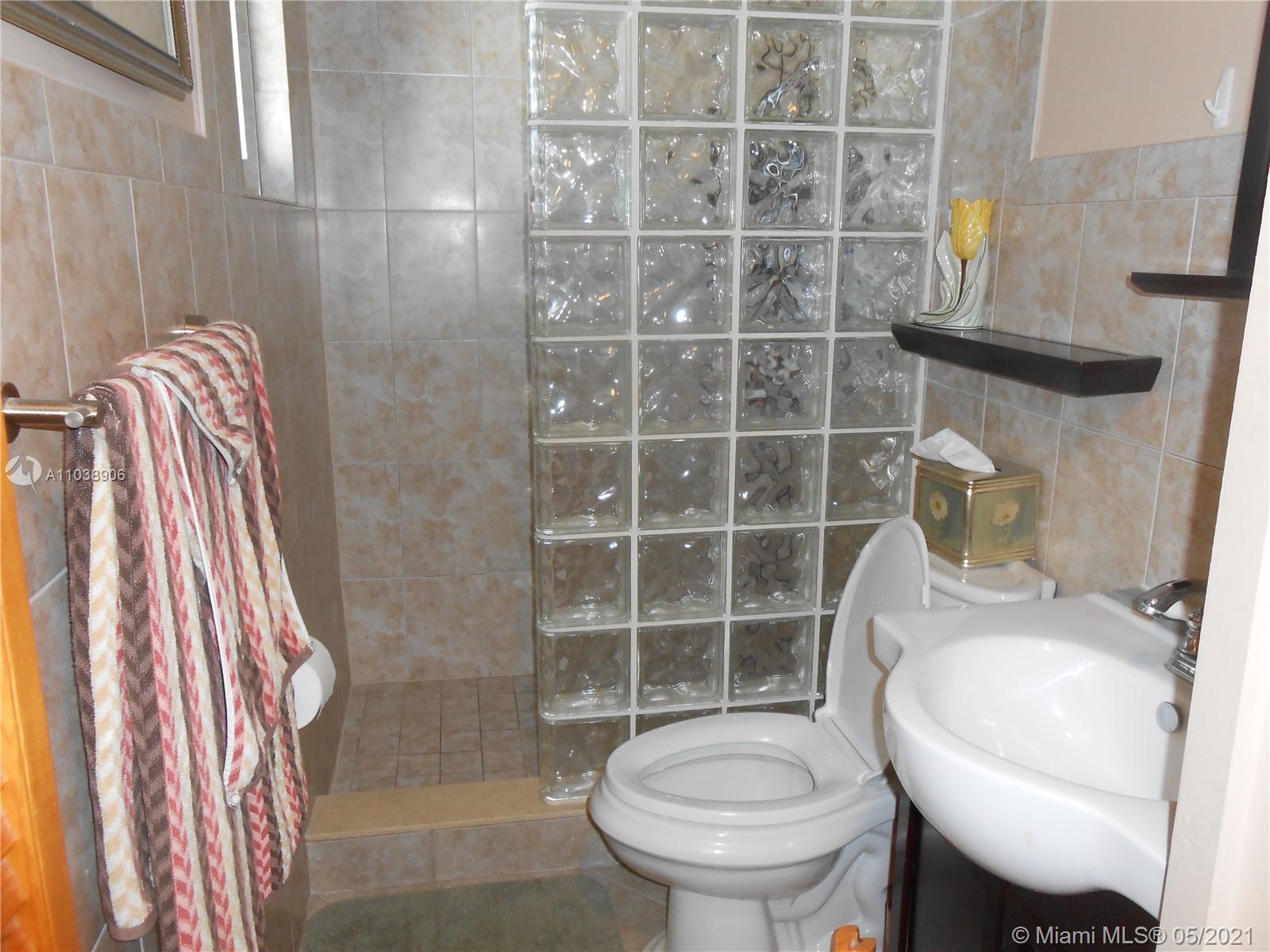 See details / 2318 sq. ft. $ 2021-05-25 0 Photo