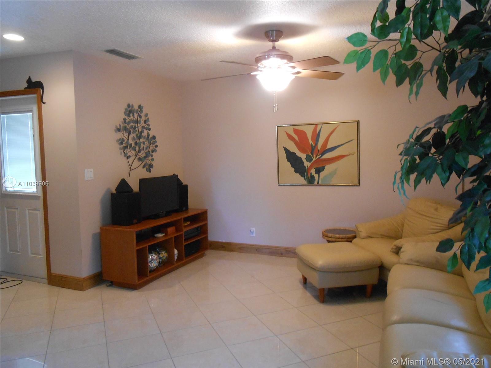 See details / 2318 sq. ft. $ 2021-05-25 0 Photo