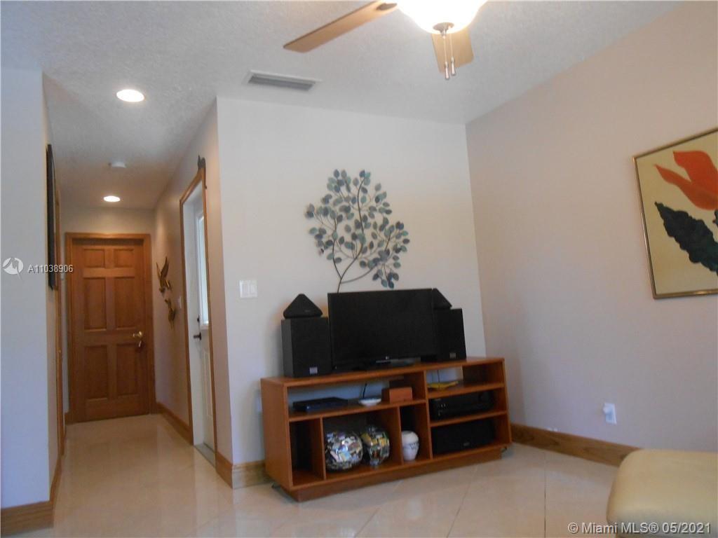 See details / 2318 sq. ft. $ 2021-05-25 0 Photo