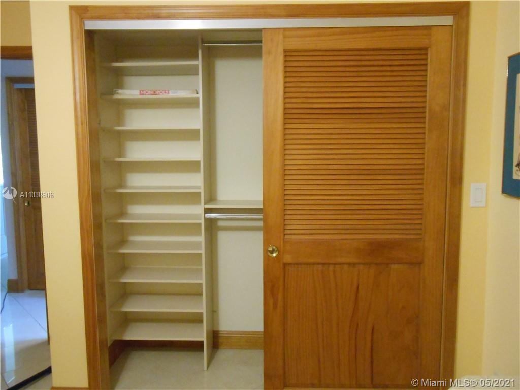 See details / 2318 sq. ft. $ 2021-05-25 0 Photo