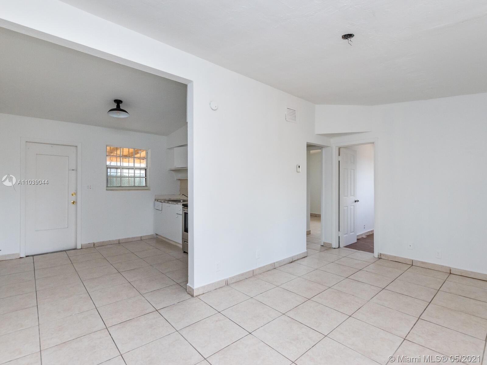 See details / 1260 sq. ft. $ 2021-05-07 0 Photo