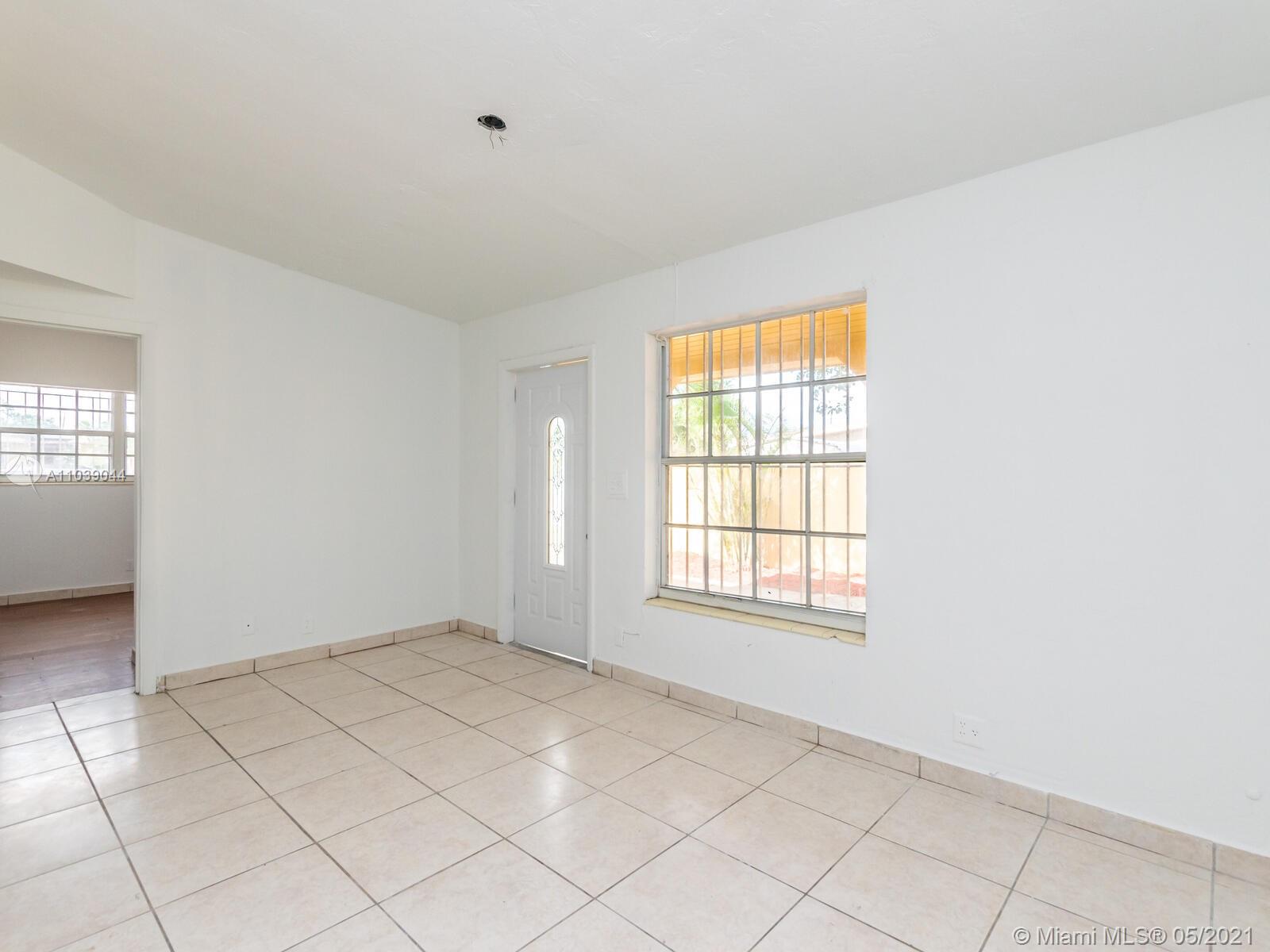 See details / 1260 sq. ft. $ 2021-05-07 0 Photo