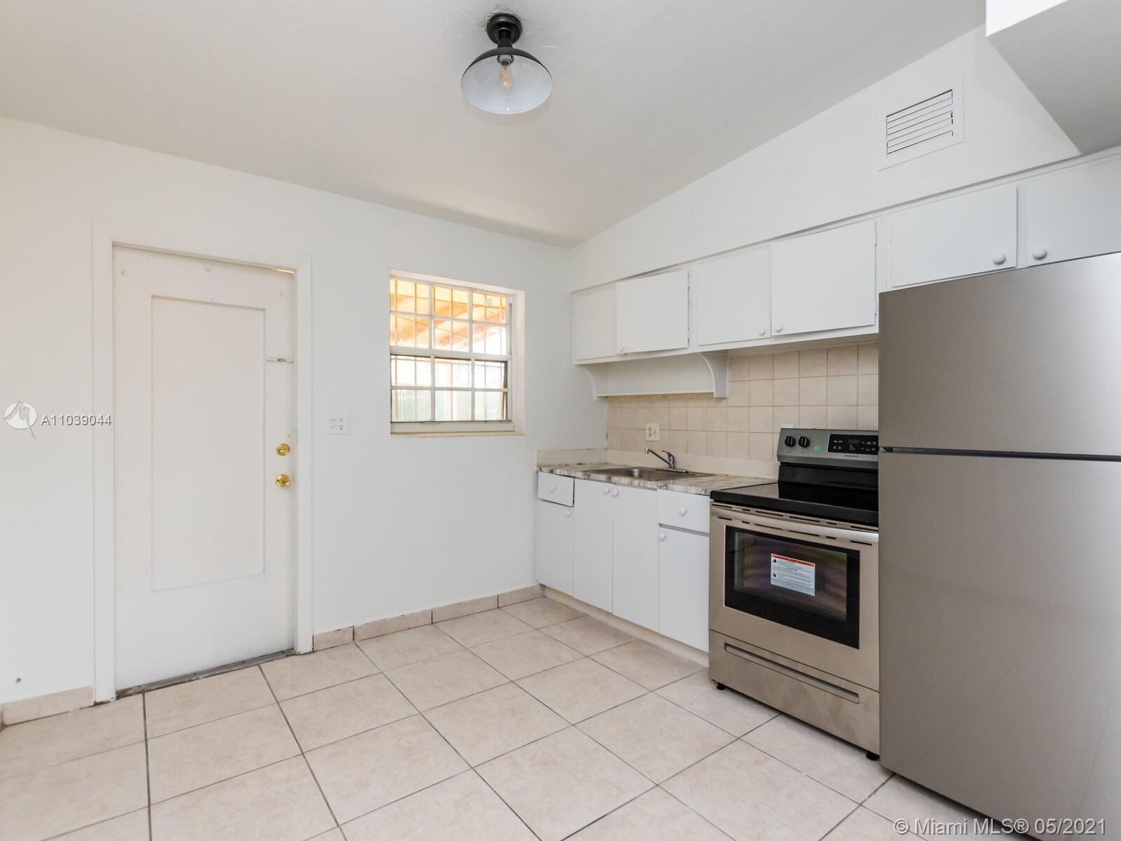 See details / 1260 sq. ft. $ 2021-05-07 0 Photo
