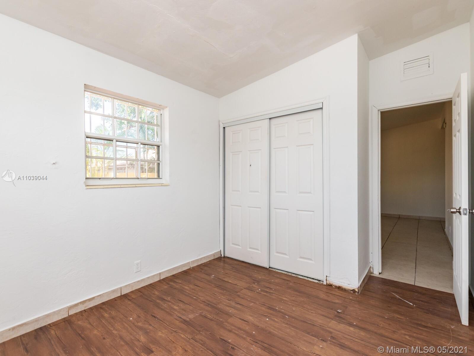 See details / 1260 sq. ft. $ 2021-05-07 0 Photo