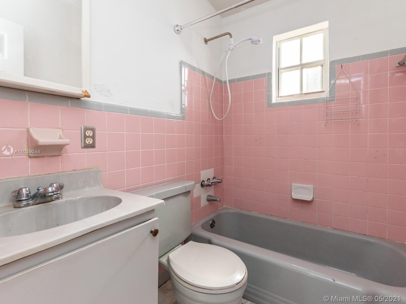 See details / 1260 sq. ft. $ 2021-05-07 0 Photo