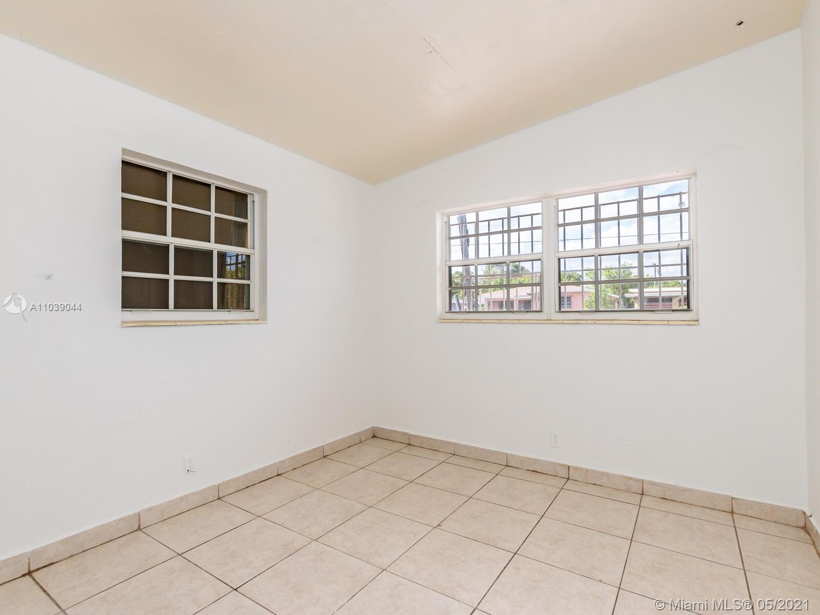 See details / 1260 sq. ft. $ 2021-05-07 0 Photo