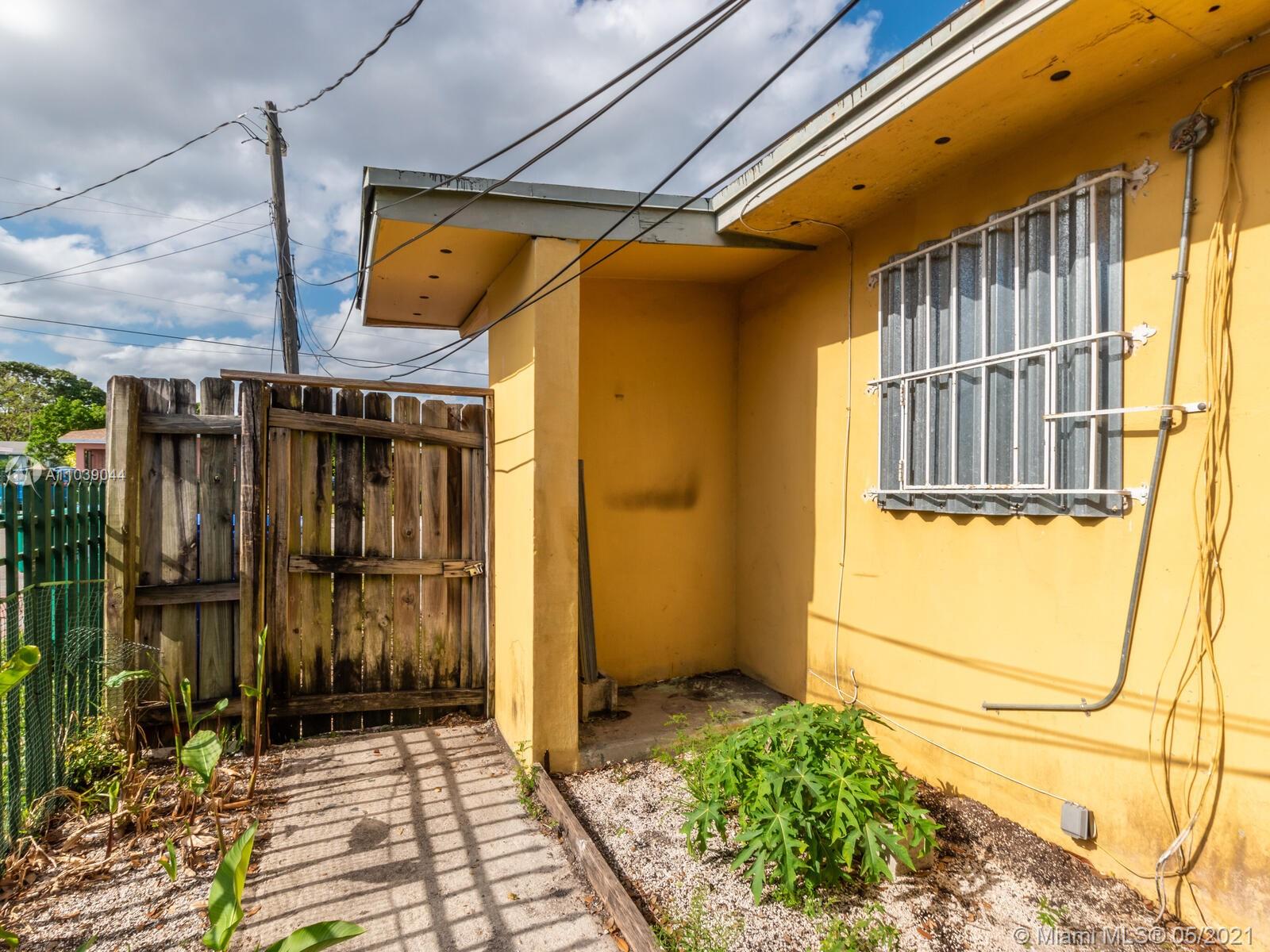 See details / 1260 sq. ft. $ 2021-05-07 0 Photo