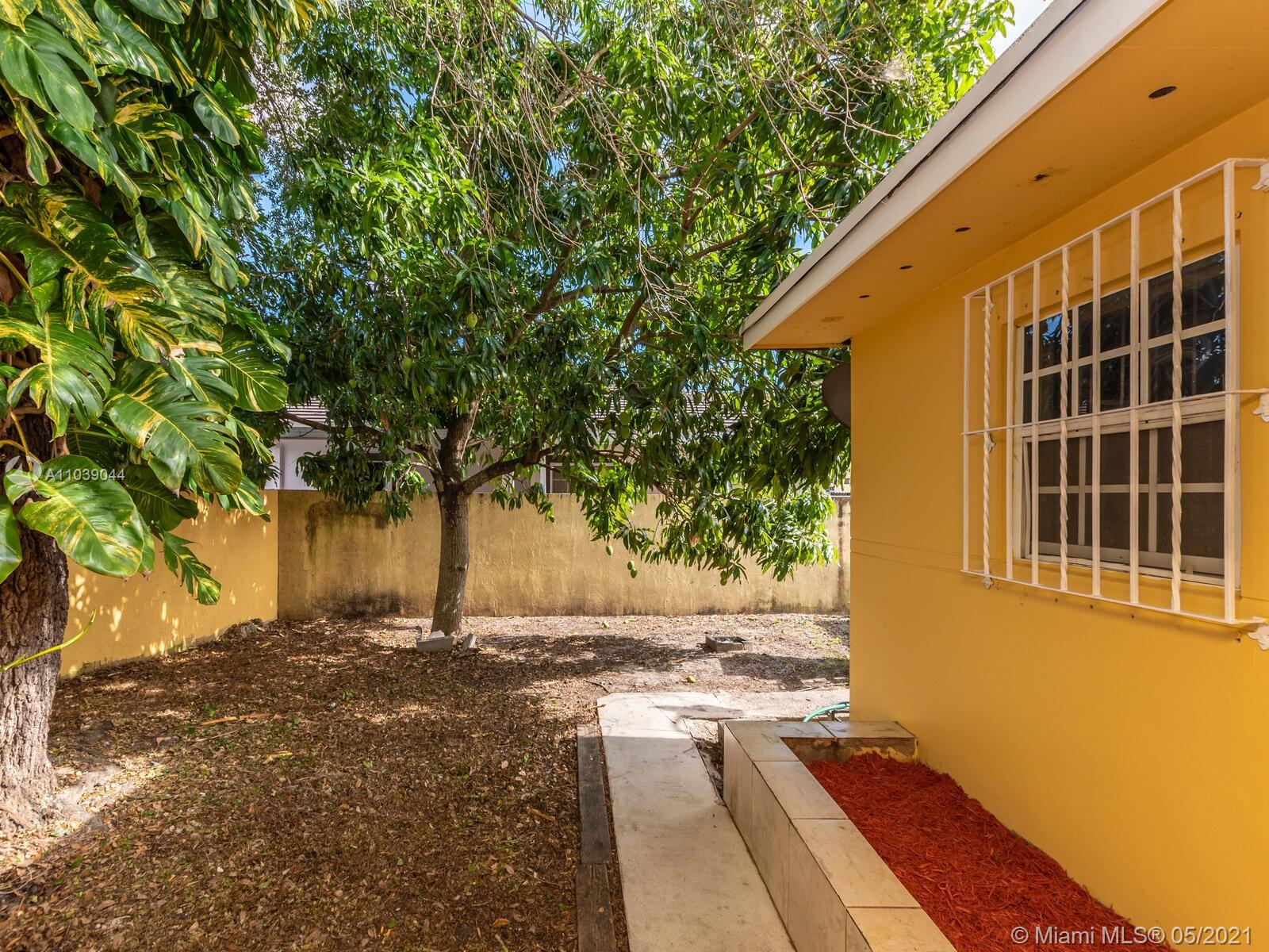 See details / 1260 sq. ft. $ 2021-05-07 0 Photo