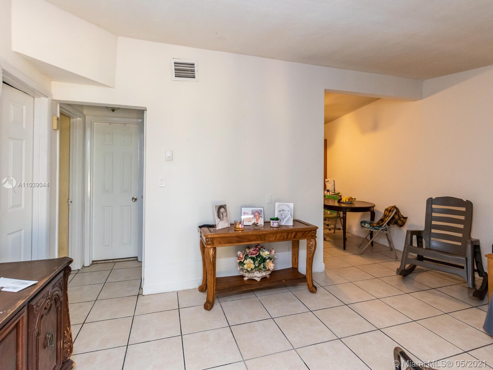See details / 1260 sq. ft. $ 2021-05-07 0 Photo