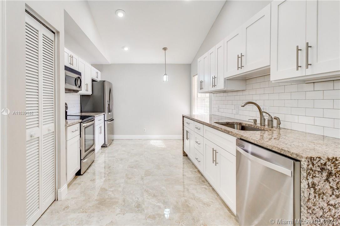 Ver detalles 3 / 2 1831 sq. ft. $ 2021-05-12 0 foto