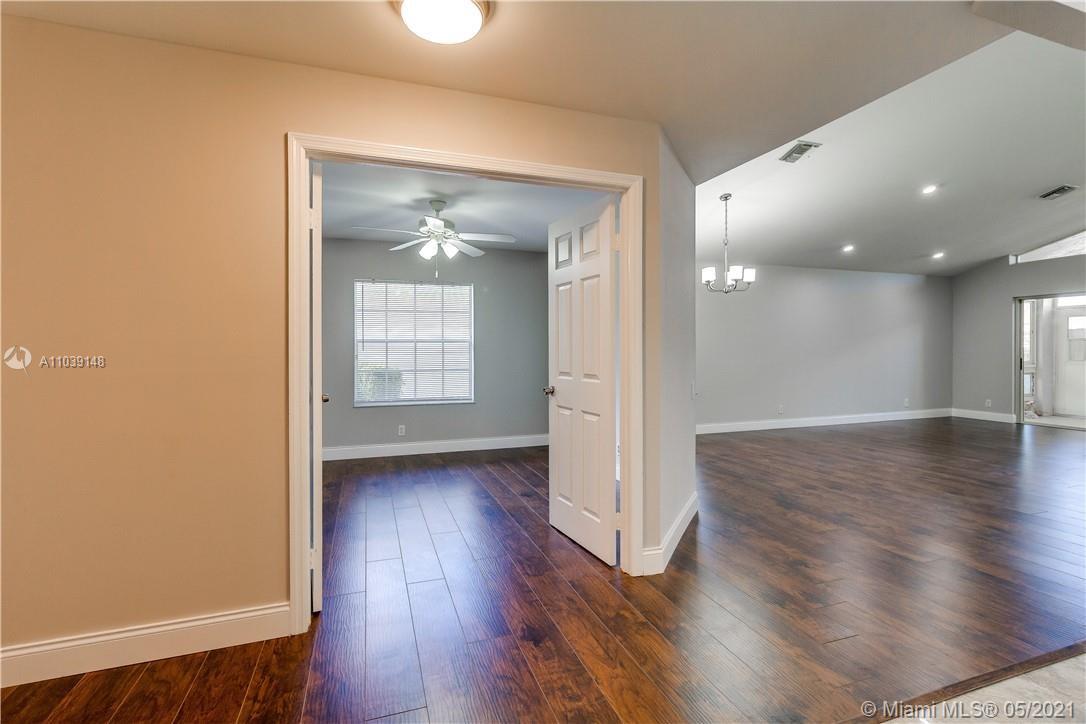 Ver detalles 3 / 2 1831 sq. ft. $ 2021-05-12 0 foto