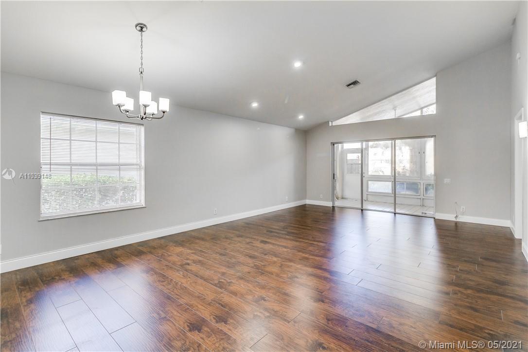Ver detalles 3 / 2 1831 sq. ft. $ 2021-05-12 0 foto