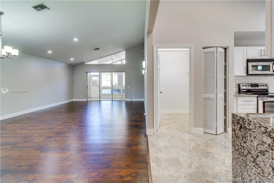 Ver detalles 3 / 2 1831 sq. ft. $ 2021-05-12 0 foto