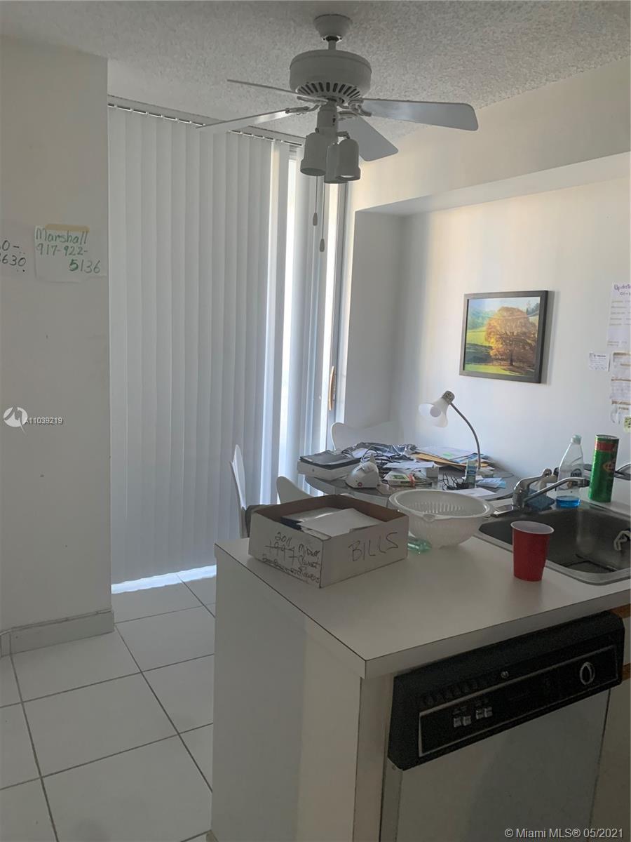Photo of 19195 Mystic Pointe Dr #907, Aventura, Florida, 33180 - Pool right next to the Tower 100