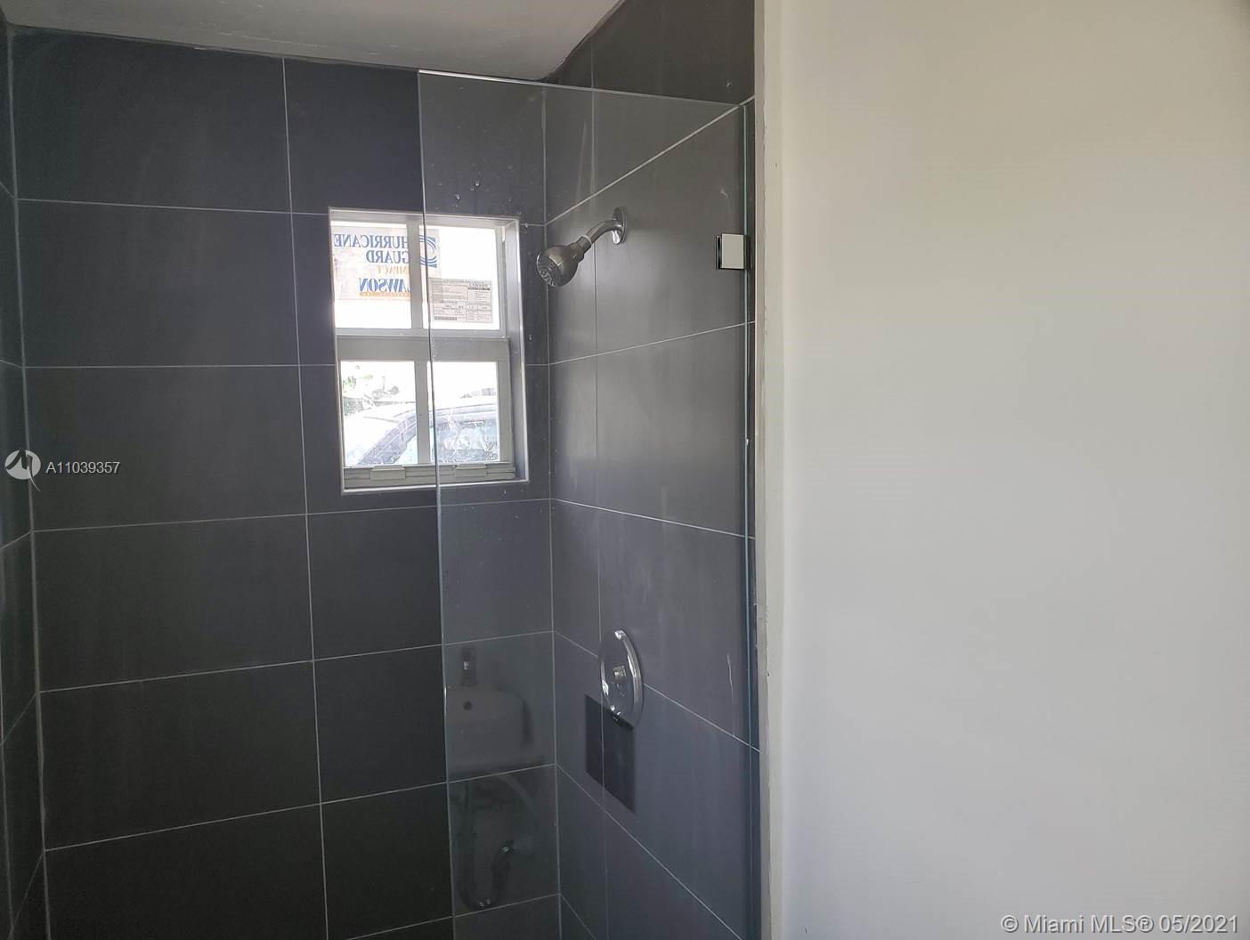 See details / 1582 sq. ft. $ 2021-05-08 0 Photo