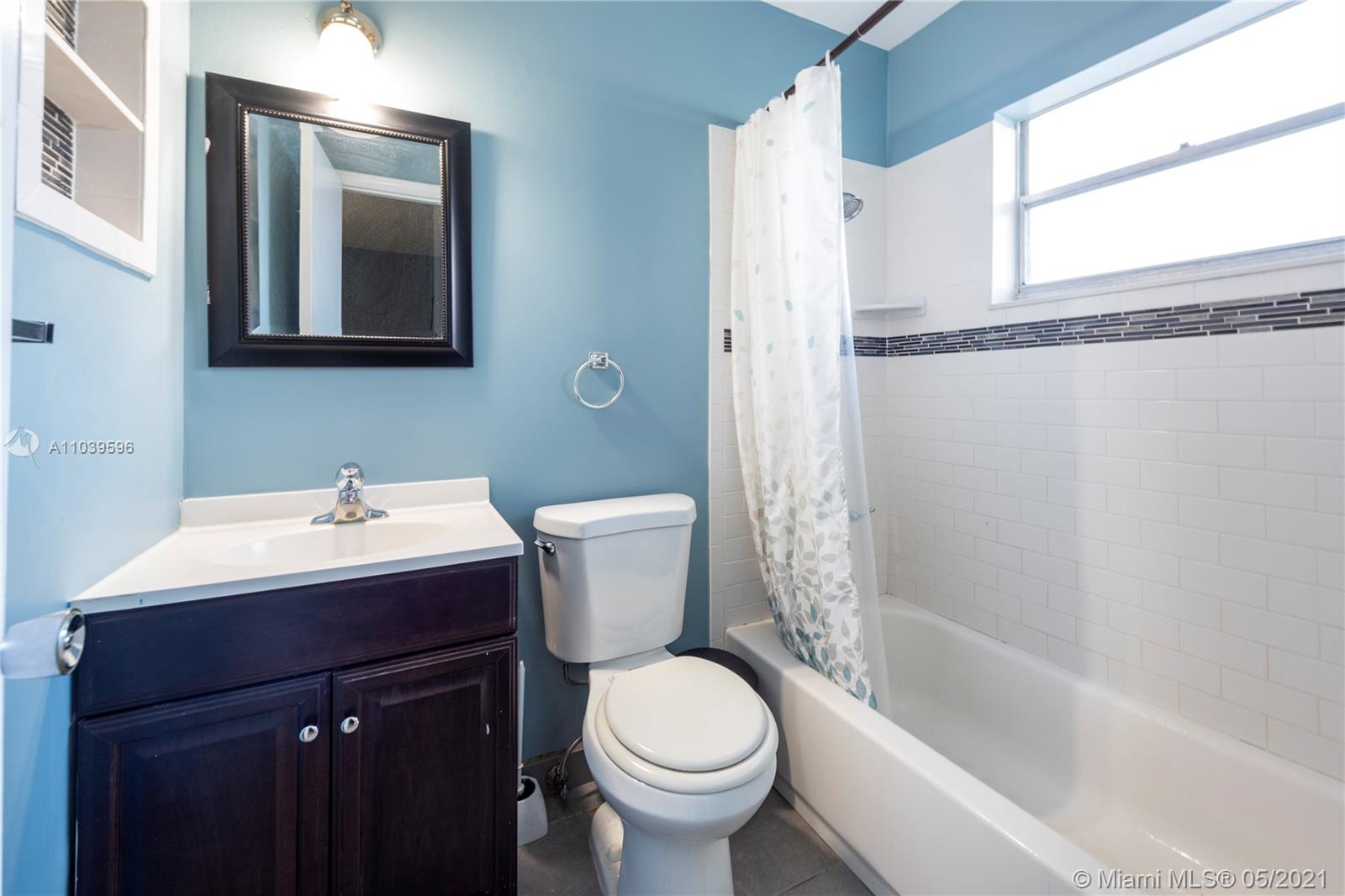 See details / 2485 sq. ft. $ 2021-05-09 0 Photo