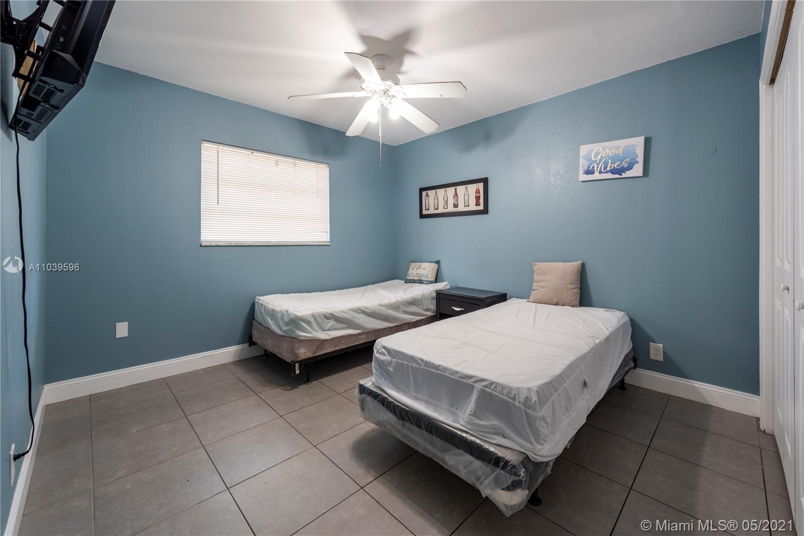 See details / 2485 sq. ft. $ 2021-05-09 0 Photo