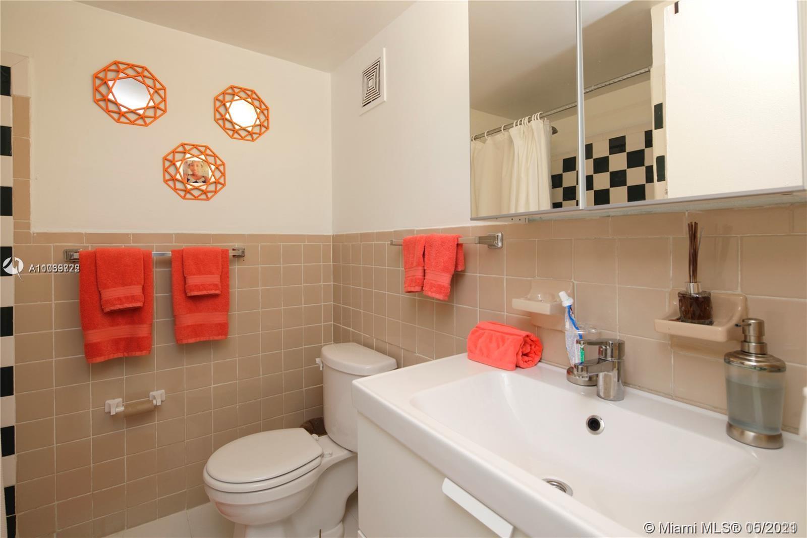 See details / 3844 sq. ft. $ 2021-06-07 0 Photo