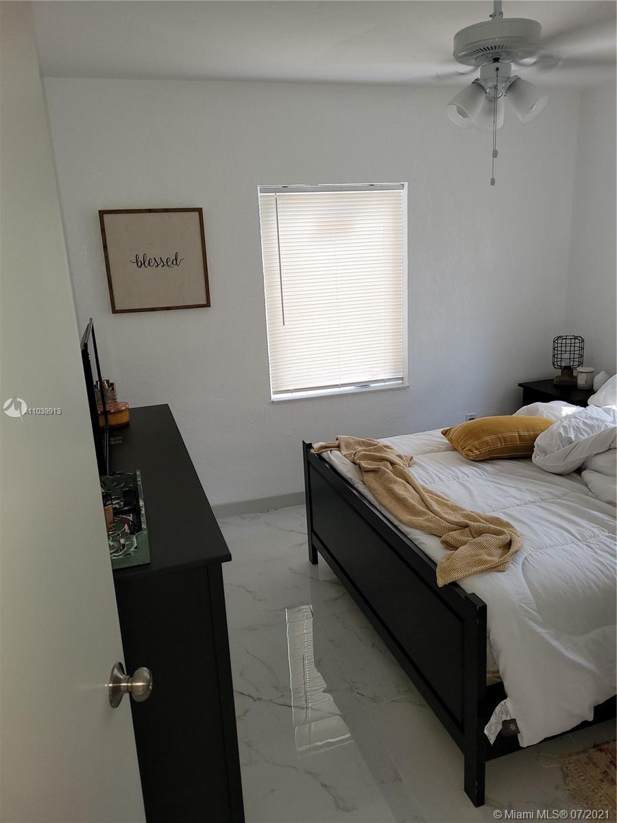 See details / 1080 sq. ft. $ 2022-02-17 0 Photo