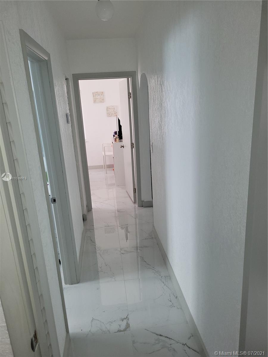 See details / 1080 sq. ft. $ 2022-02-17 0 Photo