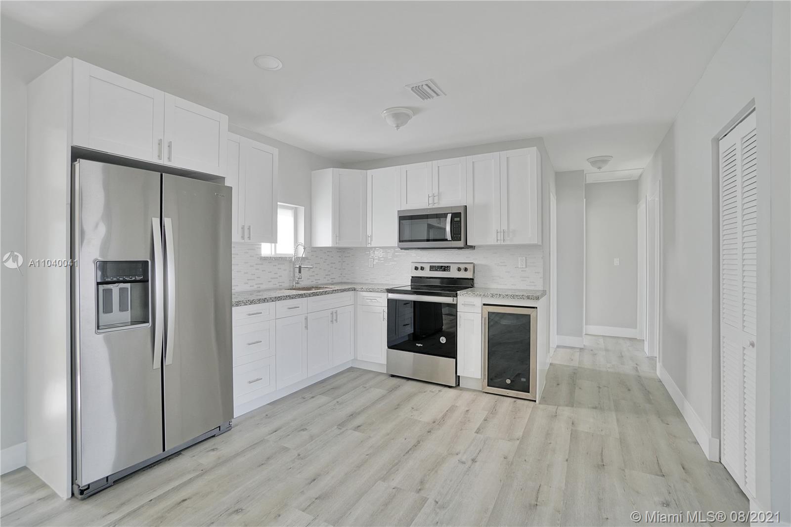 See details / 1999 sq. ft. $ 2021-05-10 0 Photo