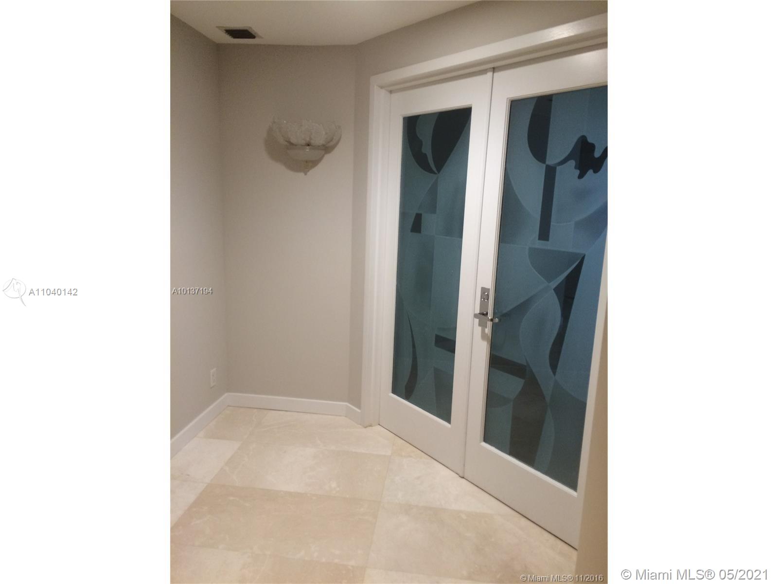 Foyer - Private Elevator