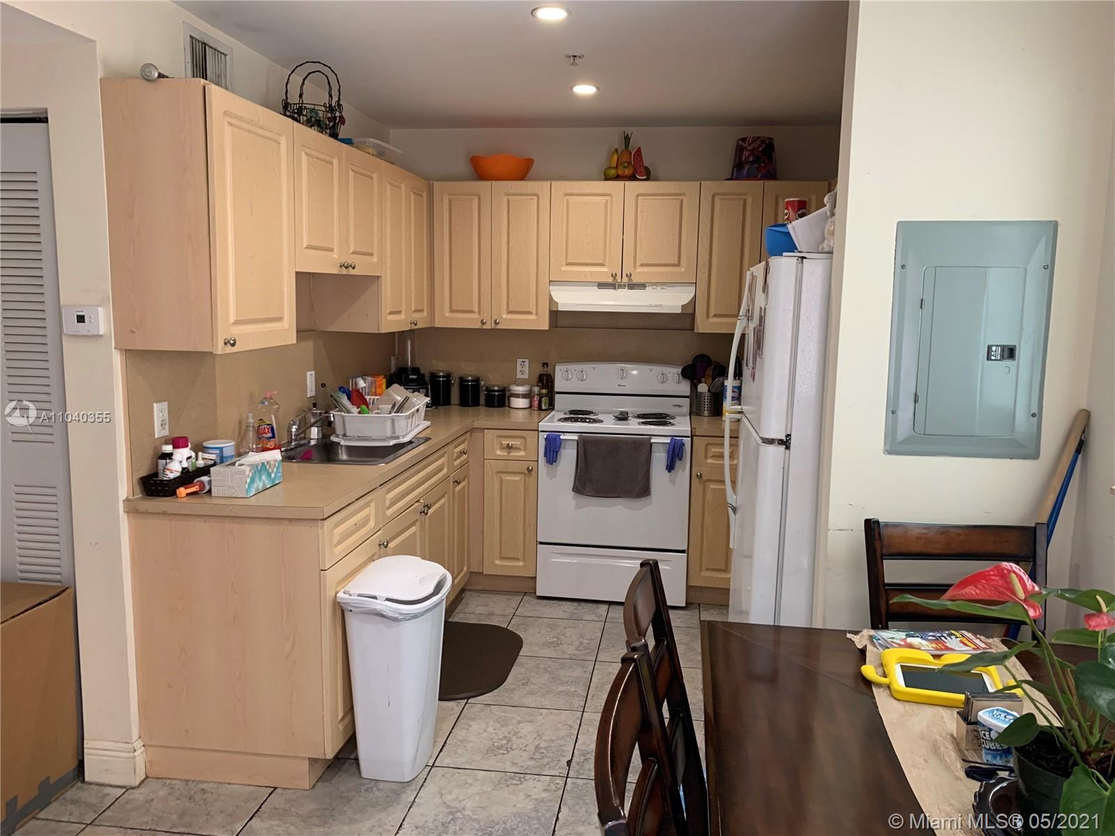 See details / 5252 sq. ft. $ 2021-05-11 0 Photo