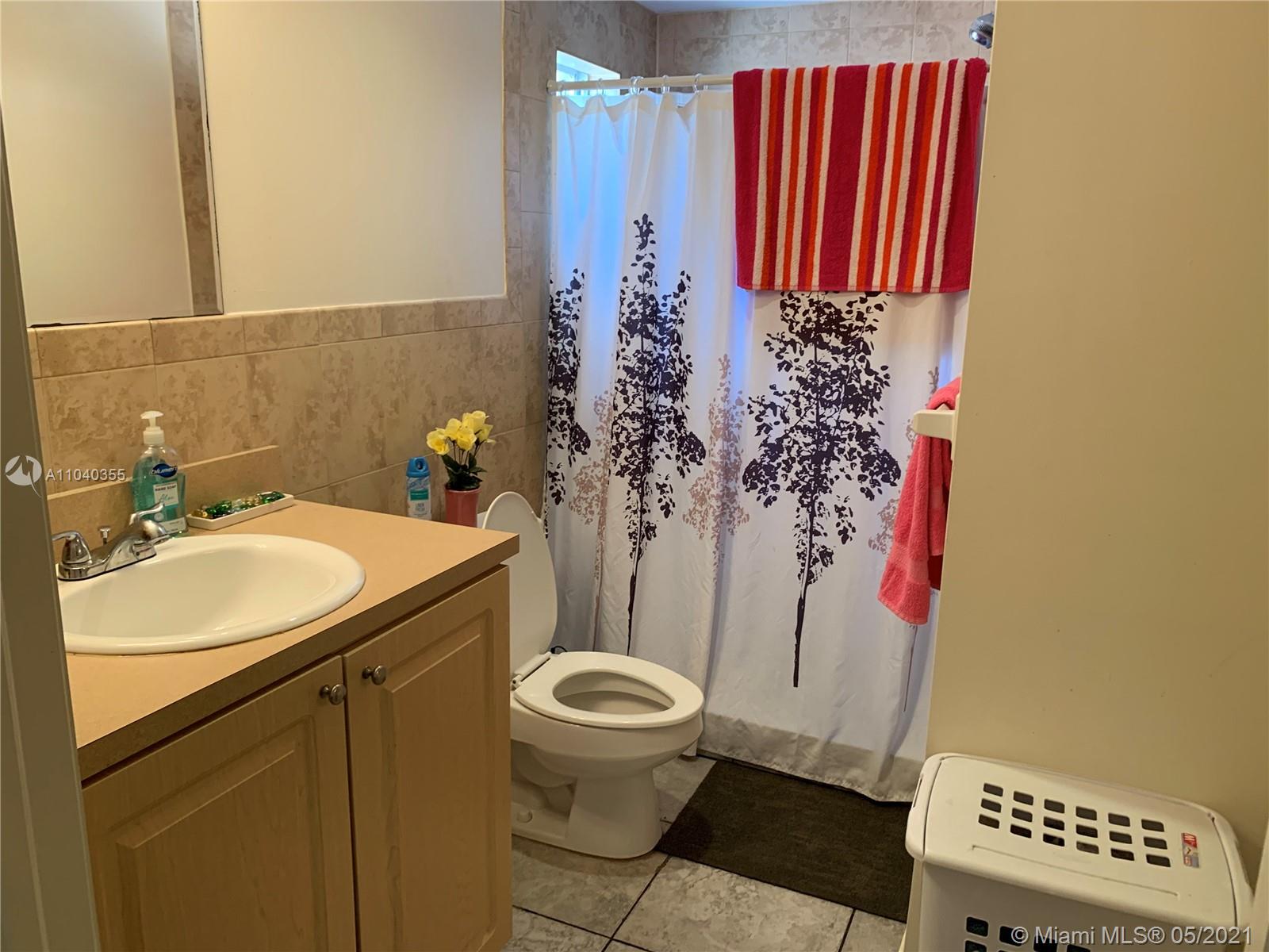 See details / 5252 sq. ft. $ 2021-05-11 0 Photo