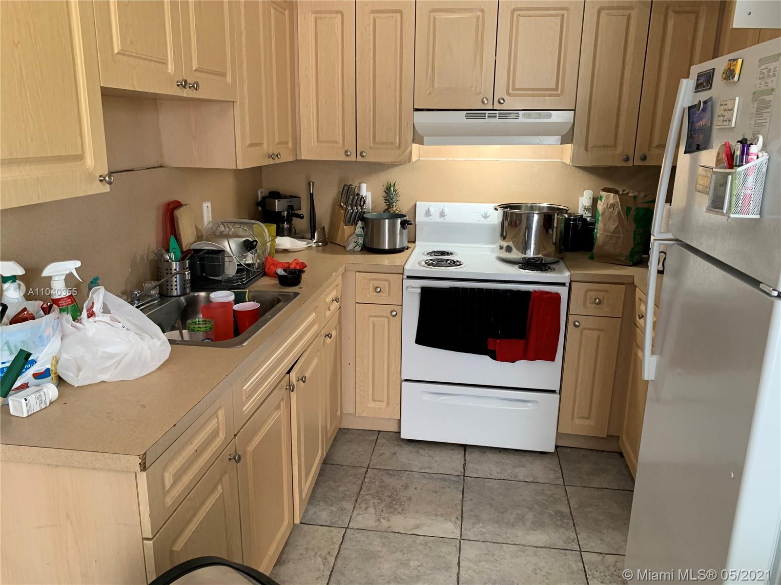 See details / 5252 sq. ft. $ 2021-05-11 0 Photo