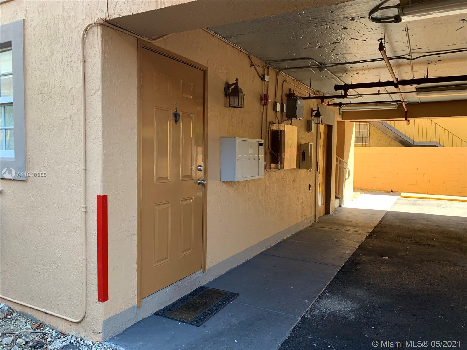 See details / 5252 sq. ft. $ 2021-05-11 0 Photo