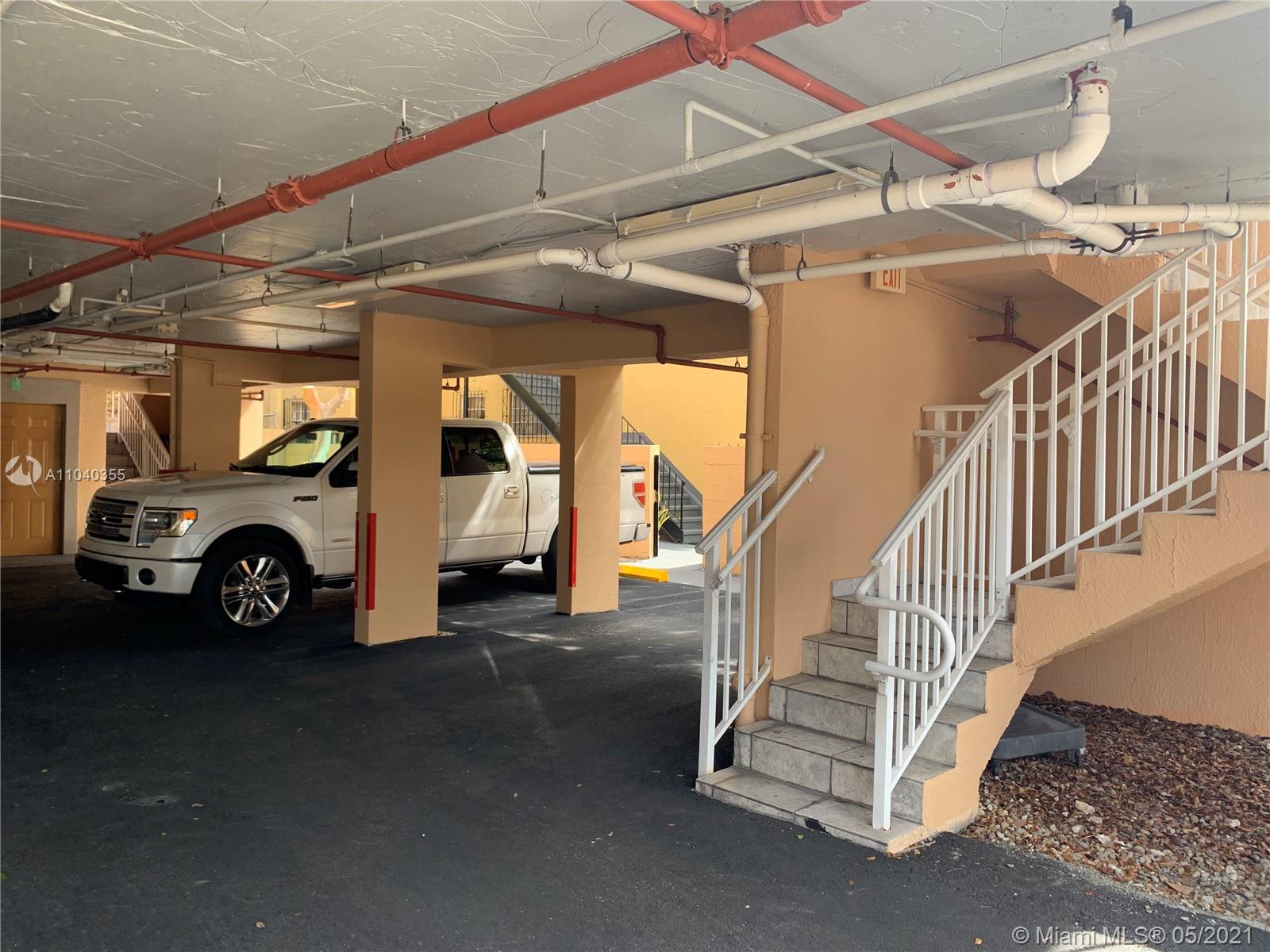 See details / 5252 sq. ft. $ 2021-05-11 0 Photo