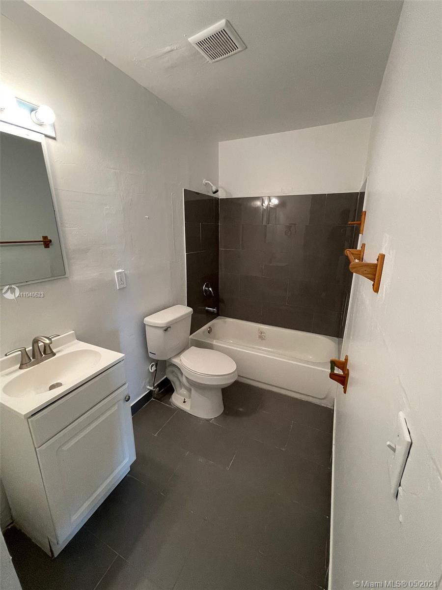 See details / 3600 sq. ft. $ 2021-05-11 0 Photo