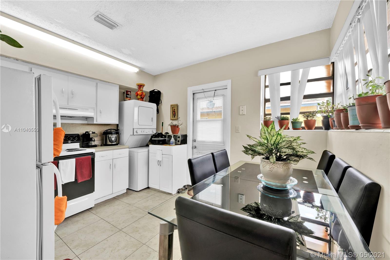 See details / 1888 sq. ft. $ 2021-05-11 0 Photo