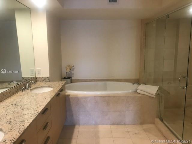 Ver detalles 1603 3 / 3 1733 sq. ft. $ 2021-05-11 0 foto