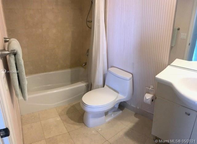 Ver detalles 1603 3 / 3 1733 sq. ft. $ 2021-05-11 0 foto