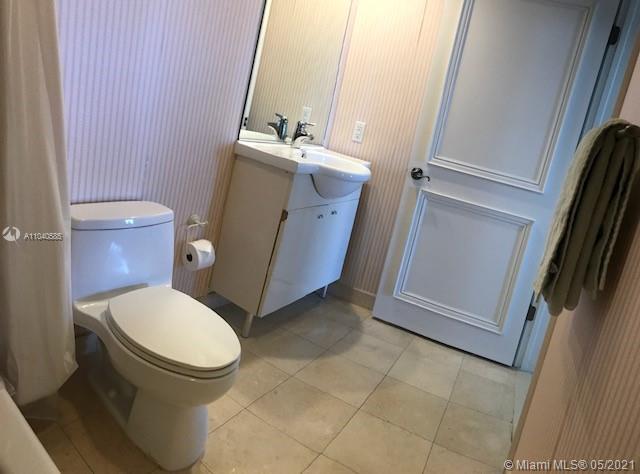 Ver detalles 1603 3 / 3 1733 sq. ft. $ 2021-05-11 0 foto