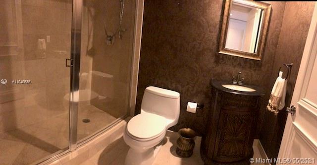 Ver detalles 1603 3 / 3 1733 sq. ft. $ 2021-05-11 0 foto