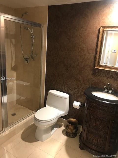 Ver detalles 1603 3 / 3 1733 sq. ft. $ 2021-05-11 0 foto