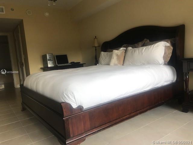 Ver detalles 1603 3 / 3 1733 sq. ft. $ 2021-05-11 0 foto