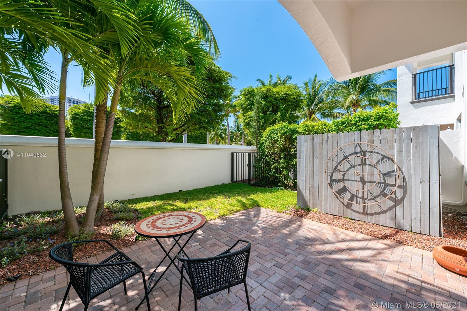 Photo of 826 Spinnaker Dr E, Hollywood, Florida, 33019 -
