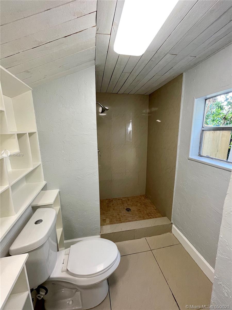 See details / 1246 sq. ft. $ 2021-05-11 0 Photo