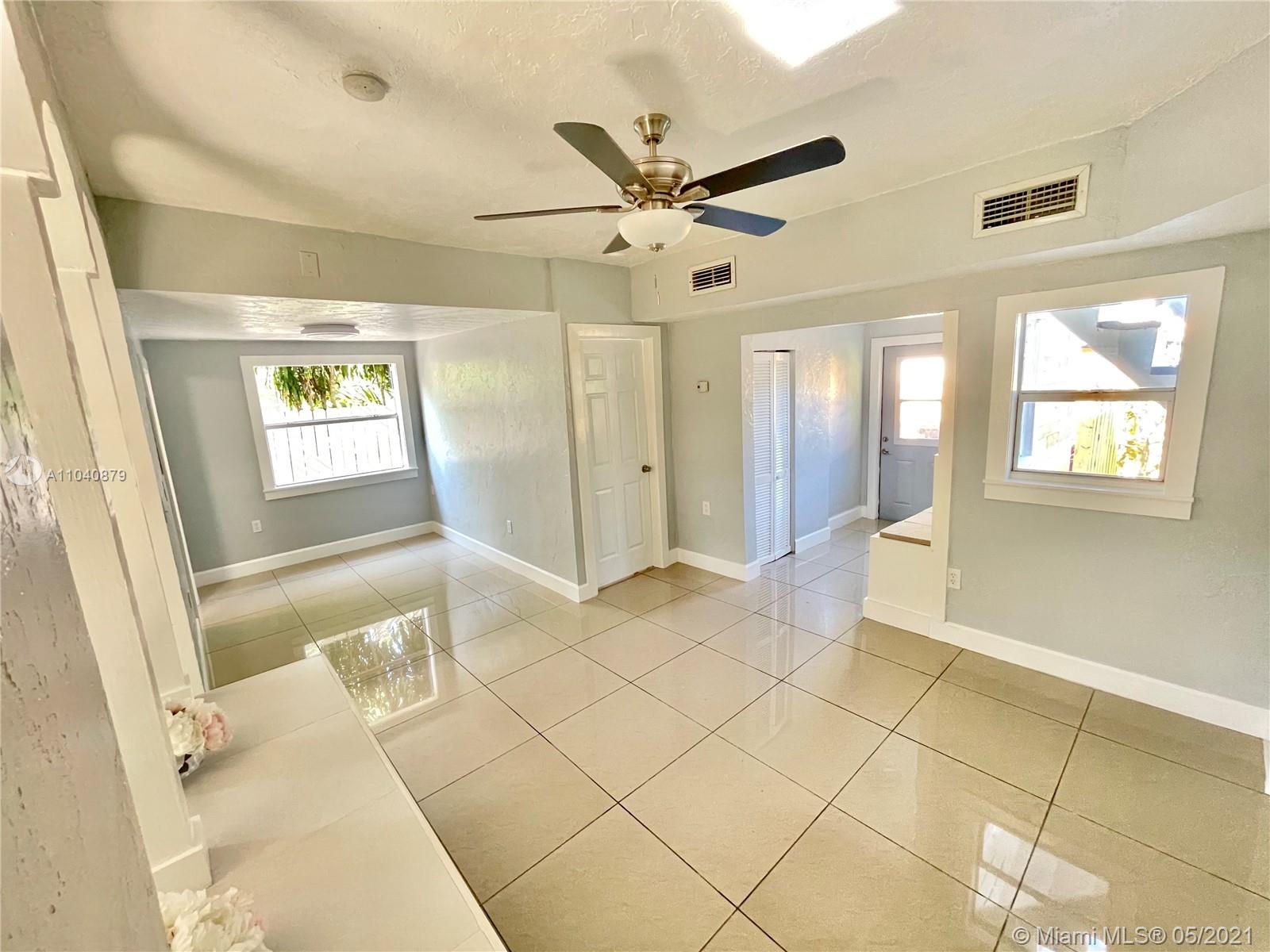 See details / 1246 sq. ft. $ 2021-05-11 0 Photo