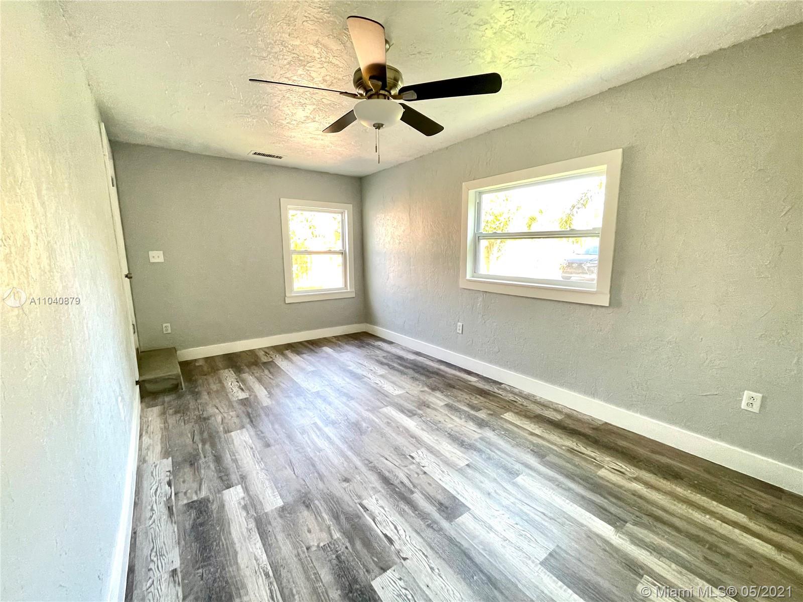 See details / 1246 sq. ft. $ 2021-05-11 0 Photo