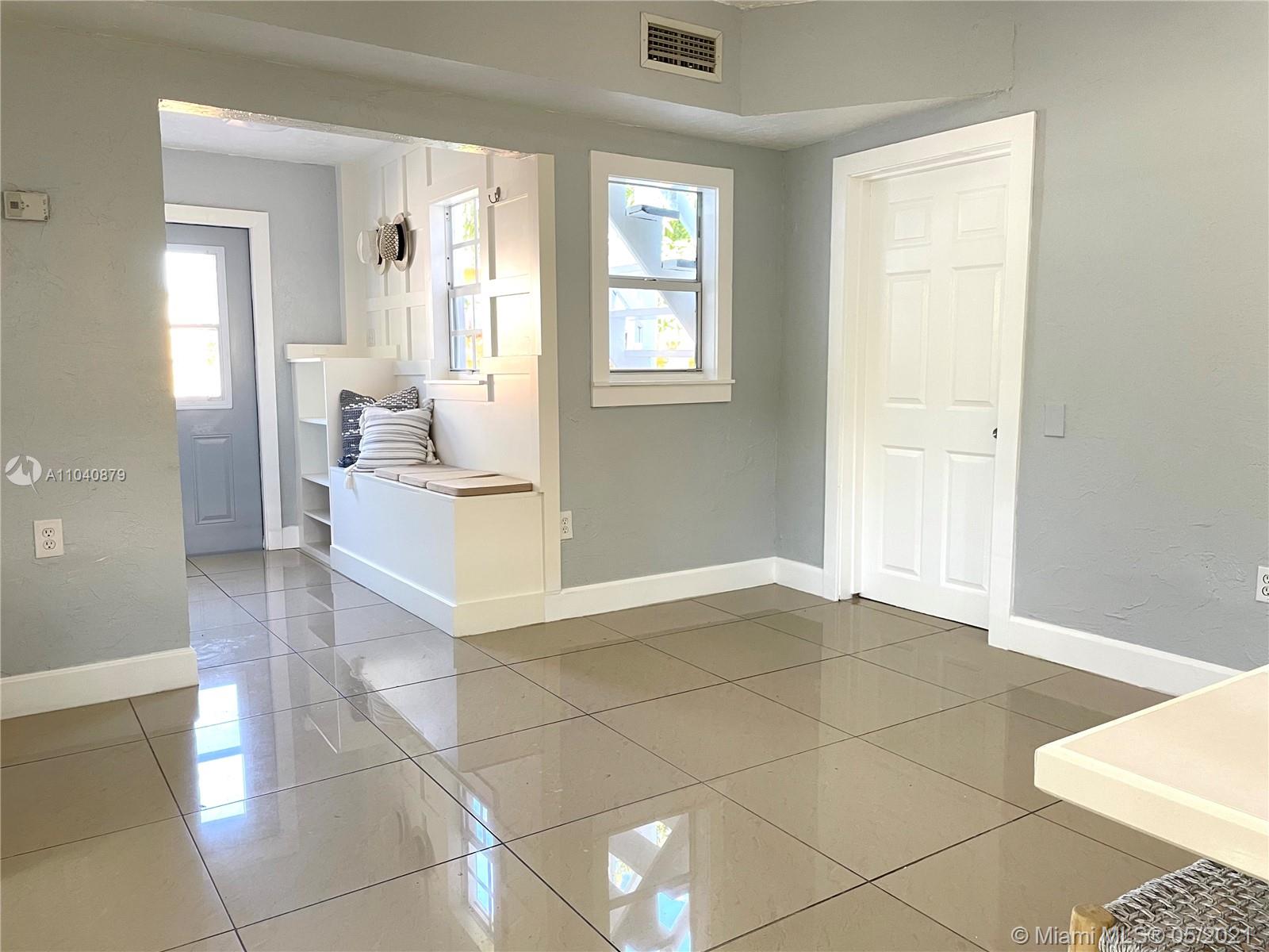 See details / 1246 sq. ft. $ 2021-05-11 0 Photo