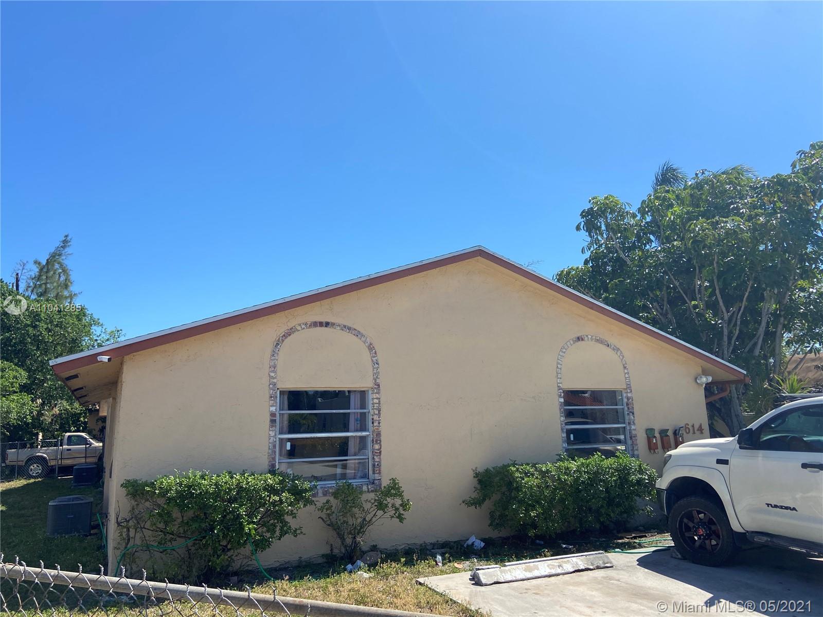 See details / 2720 sq. ft. $ 2021-05-12 0 Photo