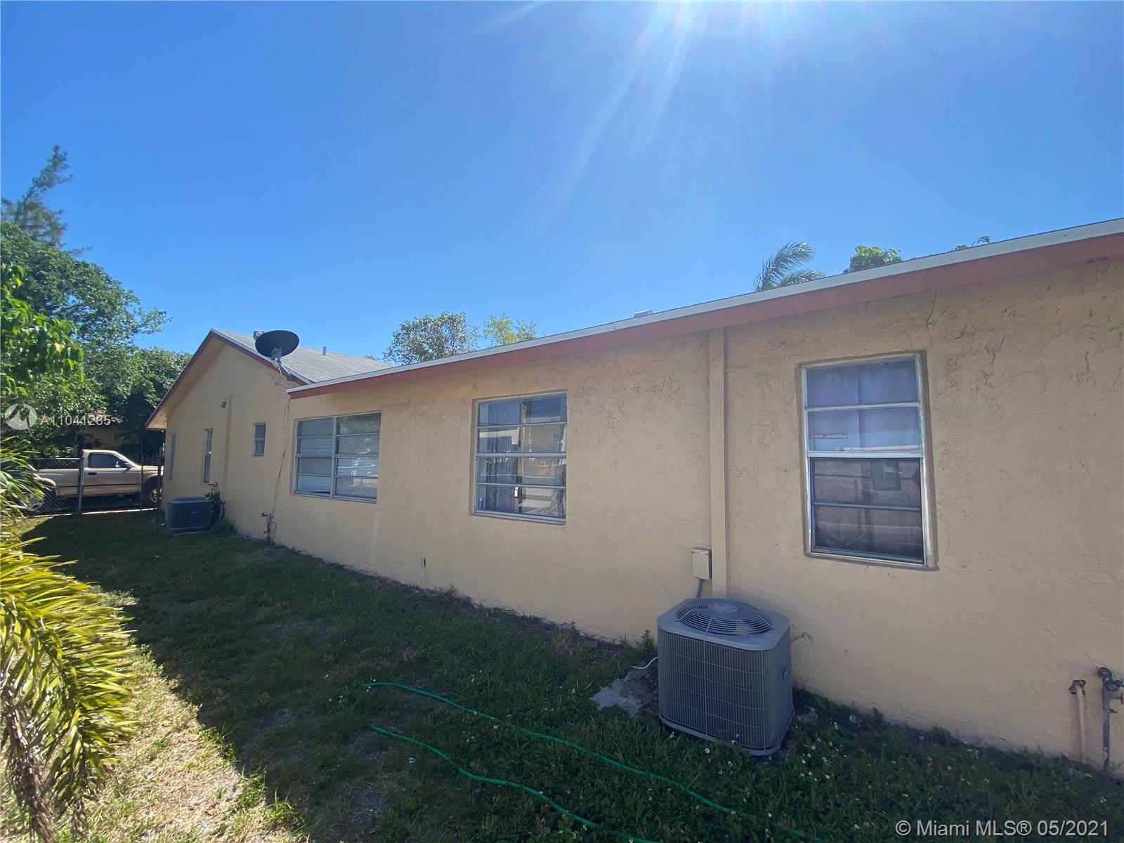See details / 2720 sq. ft. $ 2021-05-12 0 Photo