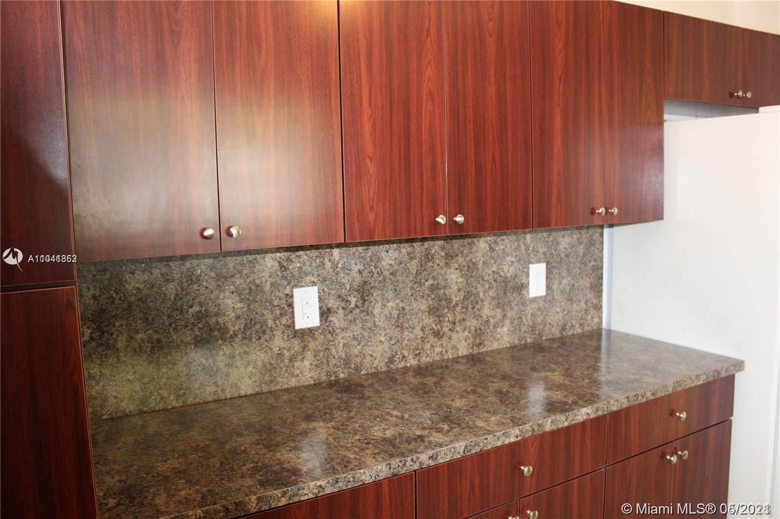 See details / 3306 sq. ft. $ 2021-05-12 0 Photo