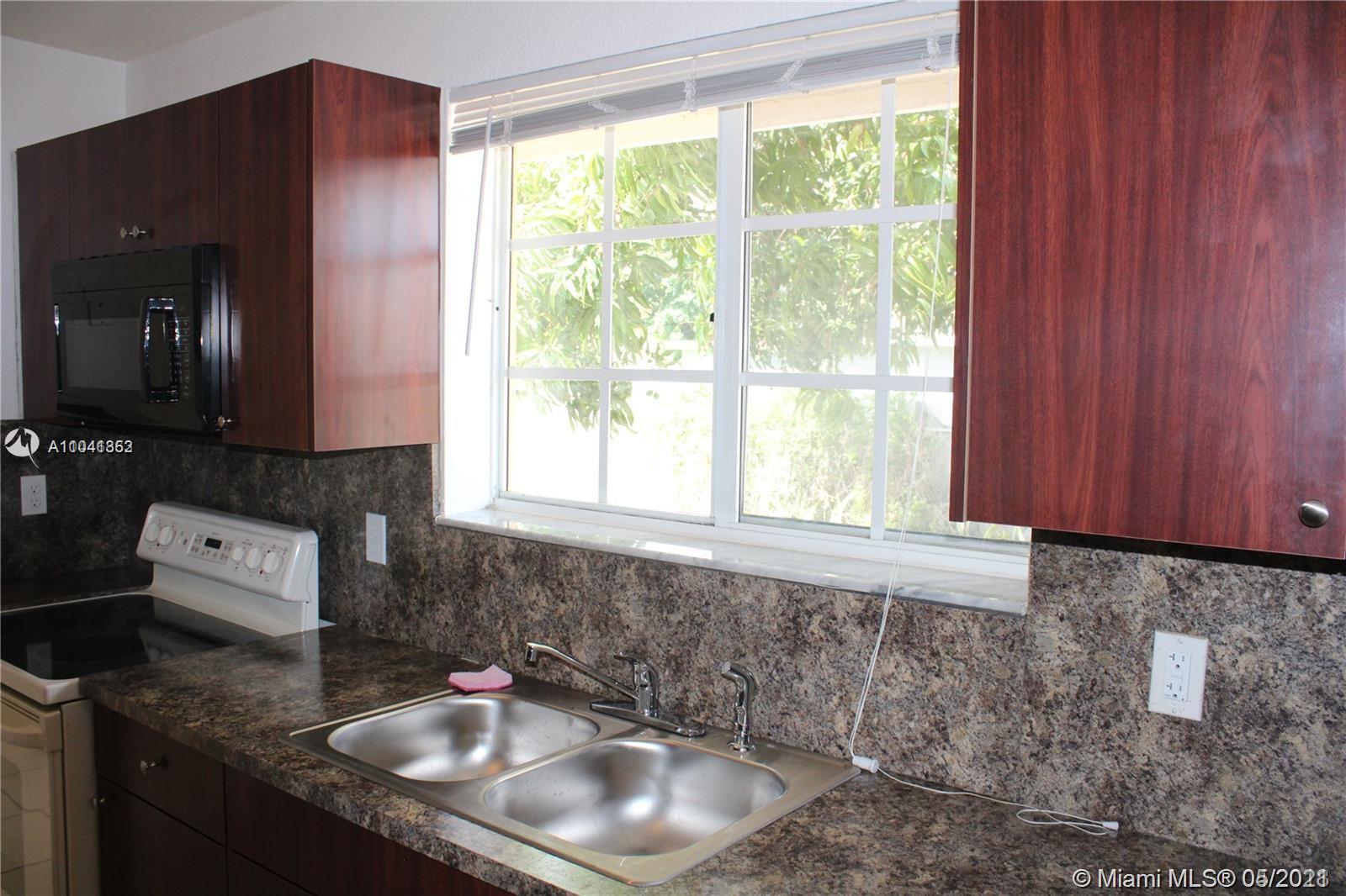 See details / 3306 sq. ft. $ 2021-05-12 0 Photo